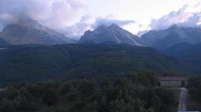 immagine della webcam nei dintorni di Castelli: webcam Fano Adriano