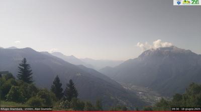 immagine della webcam nei dintorni di Dervio: webcam Alpe Giumello