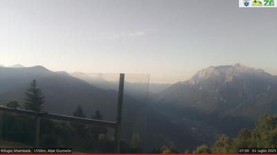 immagine della webcam nei dintorni di Monte Legnone: webcam Alpe Giumello