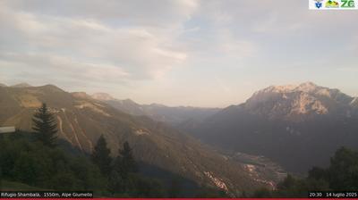 immagine della webcam nei dintorni di Piani di Bobbio: webcam Alpe Giumello