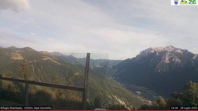 immagine della webcam nei dintorni di Cremia: webcam Alpe Giumello