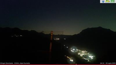 immagine della webcam nei dintorni di Piani di Bobbio: webcam Alpe Giumello