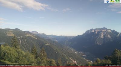 immagine della webcam nei dintorni di Valtorta: webcam Alpe Giumello