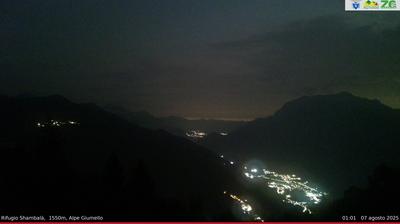 immagine della webcam nei dintorni di Dosso del Liro: webcam Alpe Giumello