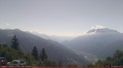 immagine della webcam nei dintorni di Rifugio Falc: webcam Alpe Giumello