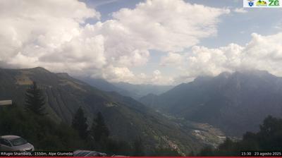 immagine della webcam nei dintorni di Moggio: webcam Alpe Giumello