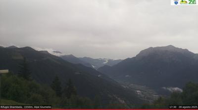 immagine della webcam nei dintorni di Domaso: webcam Alpe Giumello