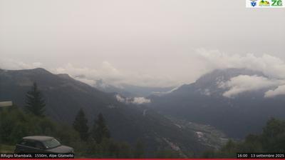 immagine della webcam nei dintorni di Rasura: webcam Alpe Giumello