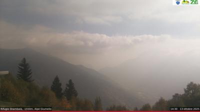 immagine della webcam nei dintorni di Monte Legnone: webcam Alpe Giumello