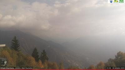 immagine della webcam nei dintorni di Dervio: webcam Alpe Giumello