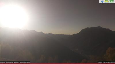immagine della webcam nei dintorni di Sant'Abbondio: webcam Alpe Giumello