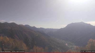 immagine della webcam nei dintorni di Piani di Bobbio: webcam Alpe Giumello