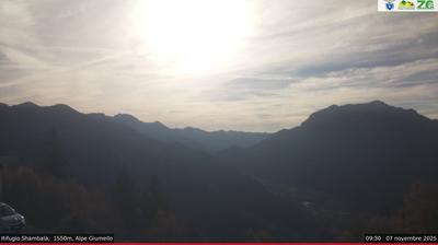 immagine della webcam nei dintorni di Ossuccio: webcam Alpe Giumello