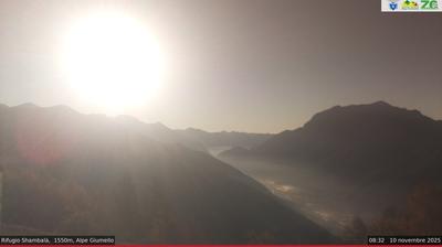 immagine della webcam nei dintorni di Pianello del Lario: webcam Alpe Giumello