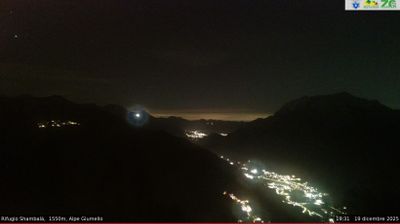 immagine della webcam nei dintorni di Dervio: webcam Alpe Giumello