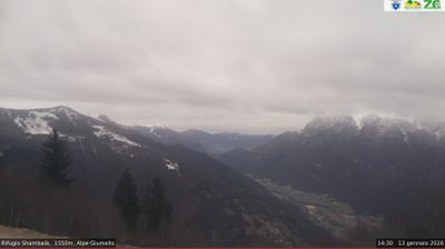 immagine della webcam nei dintorni di Piani di Bobbio: webcam Alpe Giumello