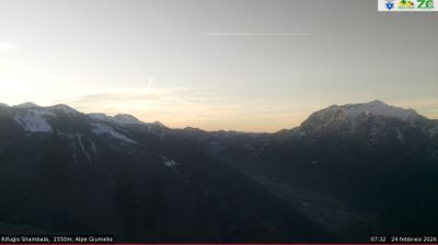 immagine della webcam nei dintorni di Piani di Bobbio: webcam Alpe Giumello