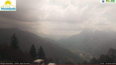 immagine della webcam nei dintorni di Perledo: webcam Alpe Giumello
