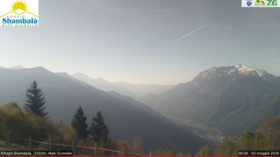 immagine della webcam nei dintorni di Rasura: webcam Alpe Giumello