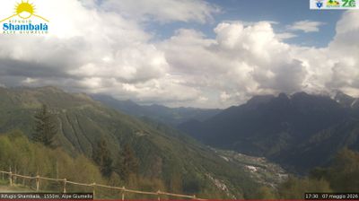 immagine della webcam nei dintorni di Colico: webcam Alpe Giumello