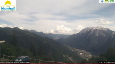 immagine della webcam nei dintorni di Pianello del Lario: webcam Alpe Giumello
