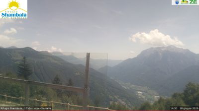 immagine della webcam nei dintorni di Rasura: webcam Alpe Giumello
