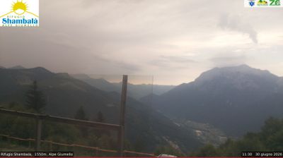 immagine della webcam nei dintorni di Piani di Bobbio: webcam Alpe Giumello