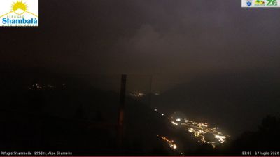 immagine della webcam nei dintorni di Dosso del Liro: webcam Alpe Giumello
