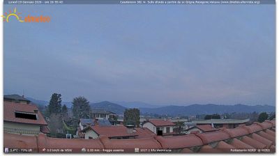 immagine della webcam nei dintorni di Capiago Intimiano: webcam Casatenovo
