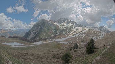 immagine della webcam nei dintorni di Piazzatorre: webcam Piani di Bobbio