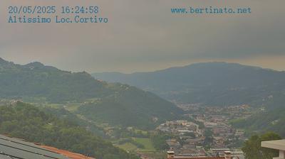 immagine della webcam nei dintorni di San Giovanni Ilarione: webcam Altissimo
