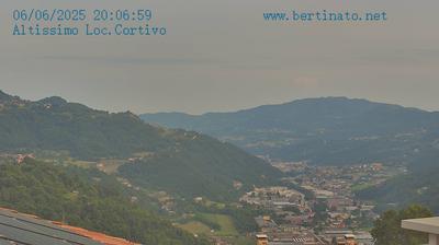immagine della webcam nei dintorni di San Giovanni Ilarione: webcam Altissimo