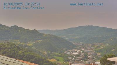 immagine della webcam nei dintorni di Recoaro Terme: webcam Altissimo