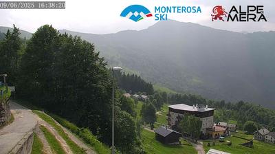 immagine della webcam nei dintorni di Curino: webcam Alpe di Mera
