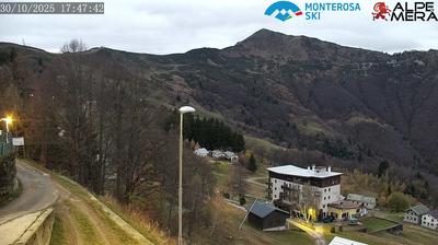 immagine della webcam nei dintorni di Veglio: webcam Alpe di Mera