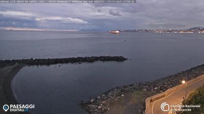 immagine della webcam nei dintorni di Sant'Agata sui Due Golfi: webcam Portici