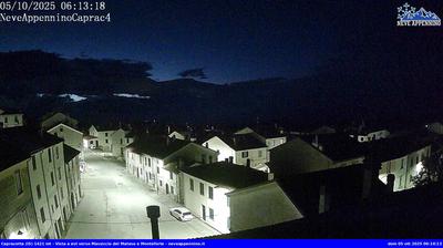 immagine della webcam nei dintorni di Roio del Sangro: webcam Capracotta