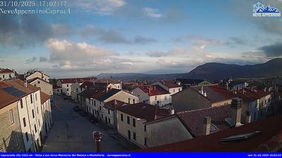 immagine della webcam nei dintorni di Rionero Sannitico: webcam Capracotta