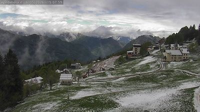 immagine della webcam nei dintorni di Riva Valdobbia: webcam Alpe di Mera