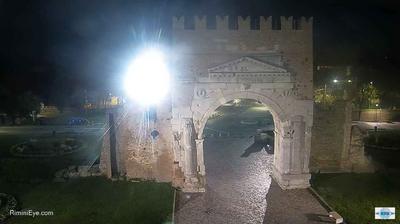 immagine della webcam nei dintorni di Montecalvo in Foglia: webcam Rivazzurra