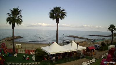 immagine della webcam nei dintorni di Imperia: webcam Marina Di Andora