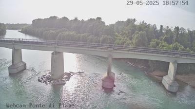immagine della webcam nei dintorni di San Pietro di Feletto: webcam Ponte di Piave