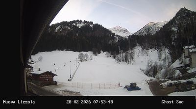 immagine della webcam nei dintorni di Rifugio Calvi Laghi Gemelli: webcam Lizzola