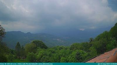 immagine della webcam nei dintorni di Tresche' Conca: webcam Torrebelvicino