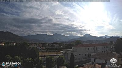 immagine della webcam nei dintorni di Camaiore: webcam Avenza