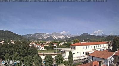immagine della webcam nei dintorni di Pietrasanta: webcam Avenza