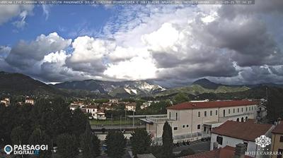 immagine della webcam nei dintorni di Viareggio: webcam Avenza