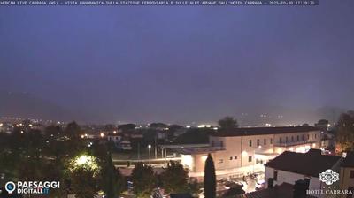 immagine della webcam nei dintorni di Massa: webcam Avenza