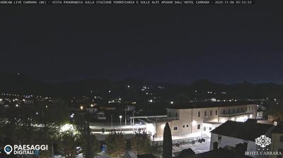 immagine della webcam nei dintorni di Marina Di Massa: webcam Avenza