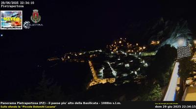 immagine della webcam nei dintorni di Villa d'Agri: webcam Pietrapertosa